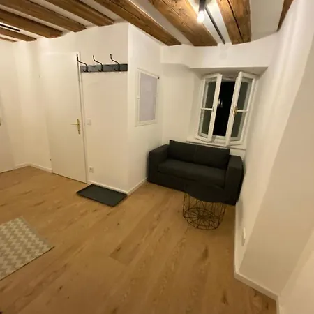 Cozy/tiny/creative Living In A Historical Old Town Διαμέρισμα *