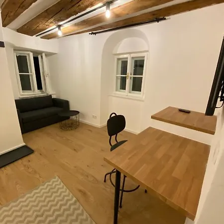 Διαμέρισμα Cozy/tiny/creative Living In A Historical Old Town *